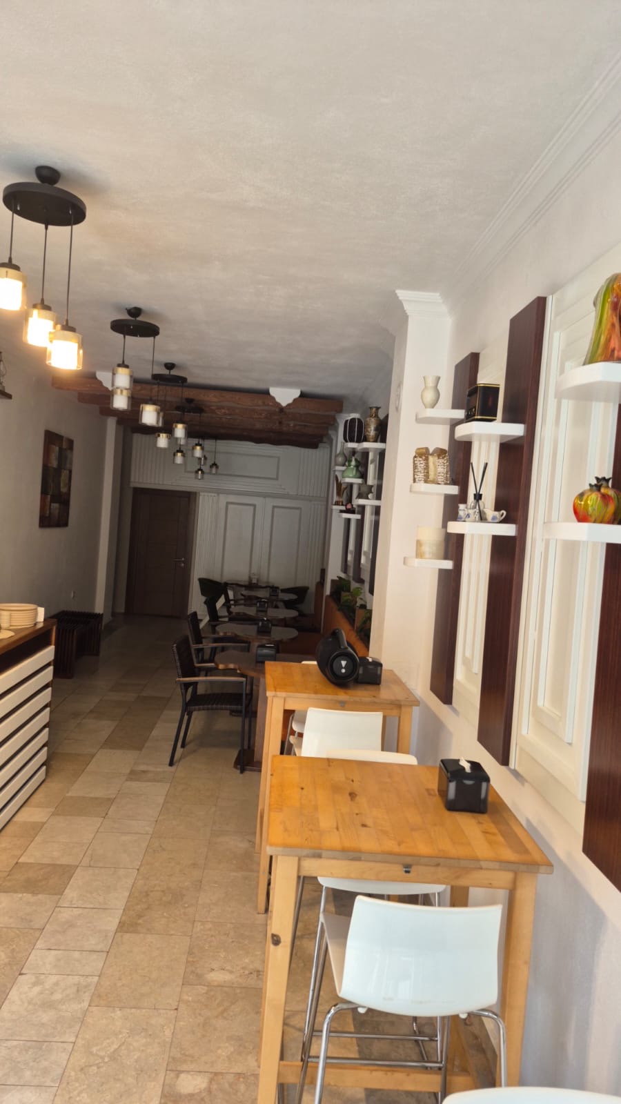 Keef's Kafe iç mekan oturma alanı