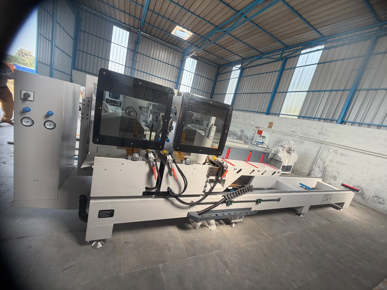 CNC Double Head Cutting Machine