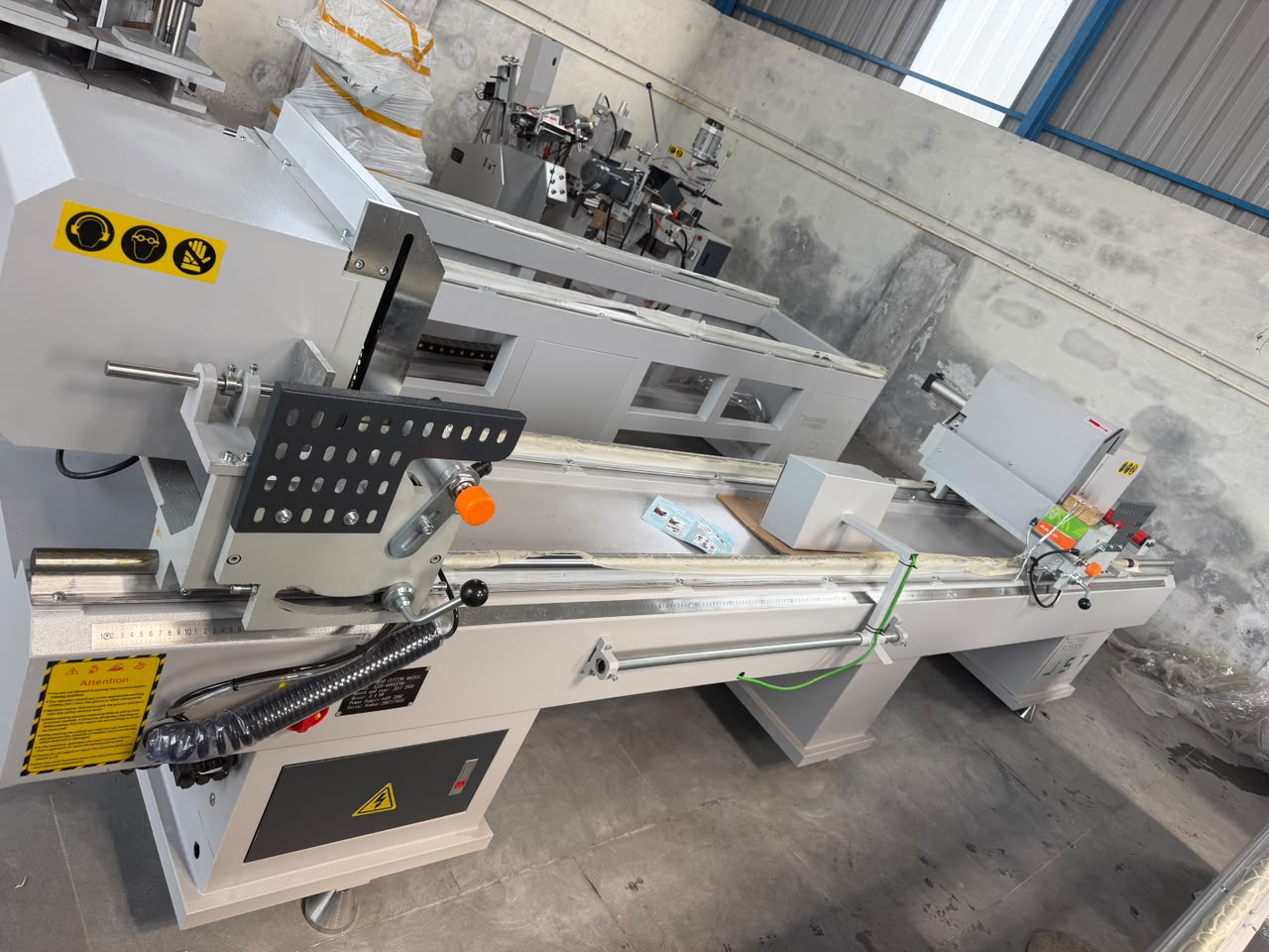 Double Head Cutting Saw