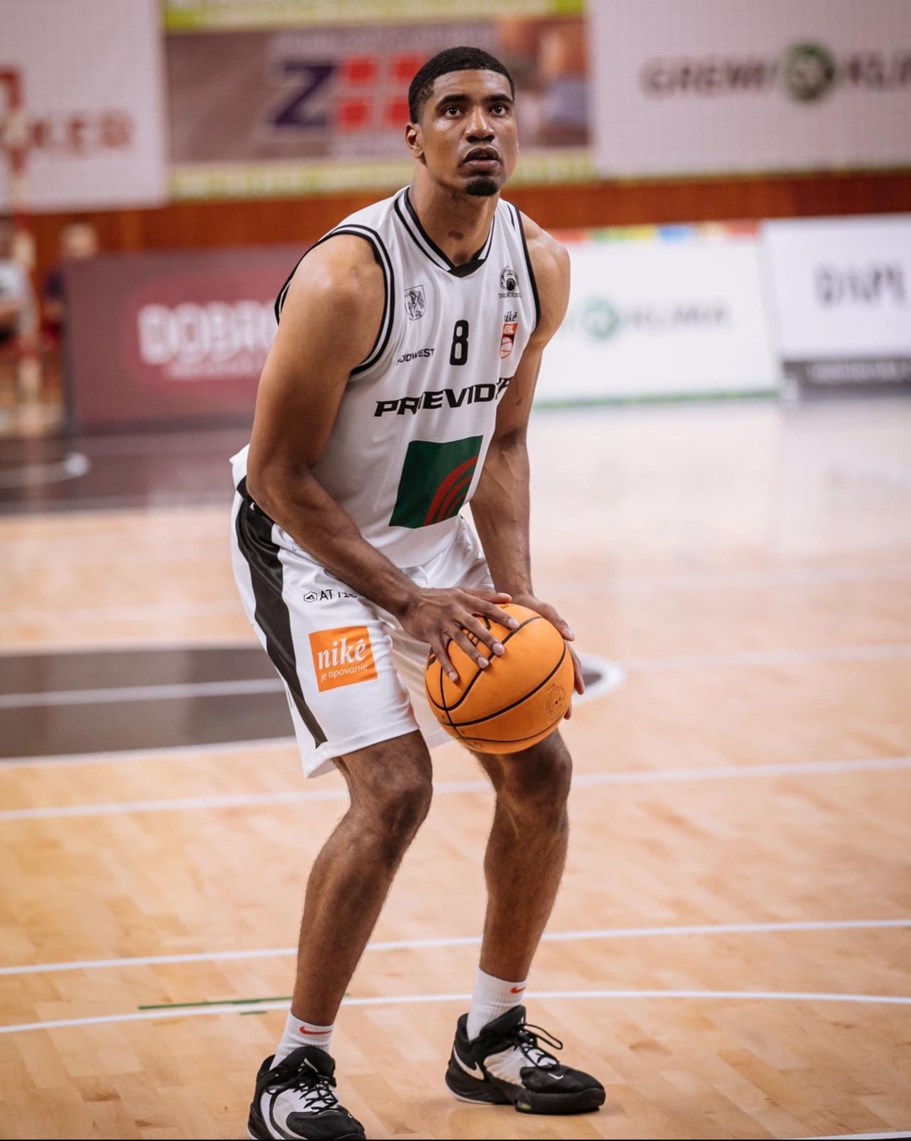 Alou Dillon playing professionally