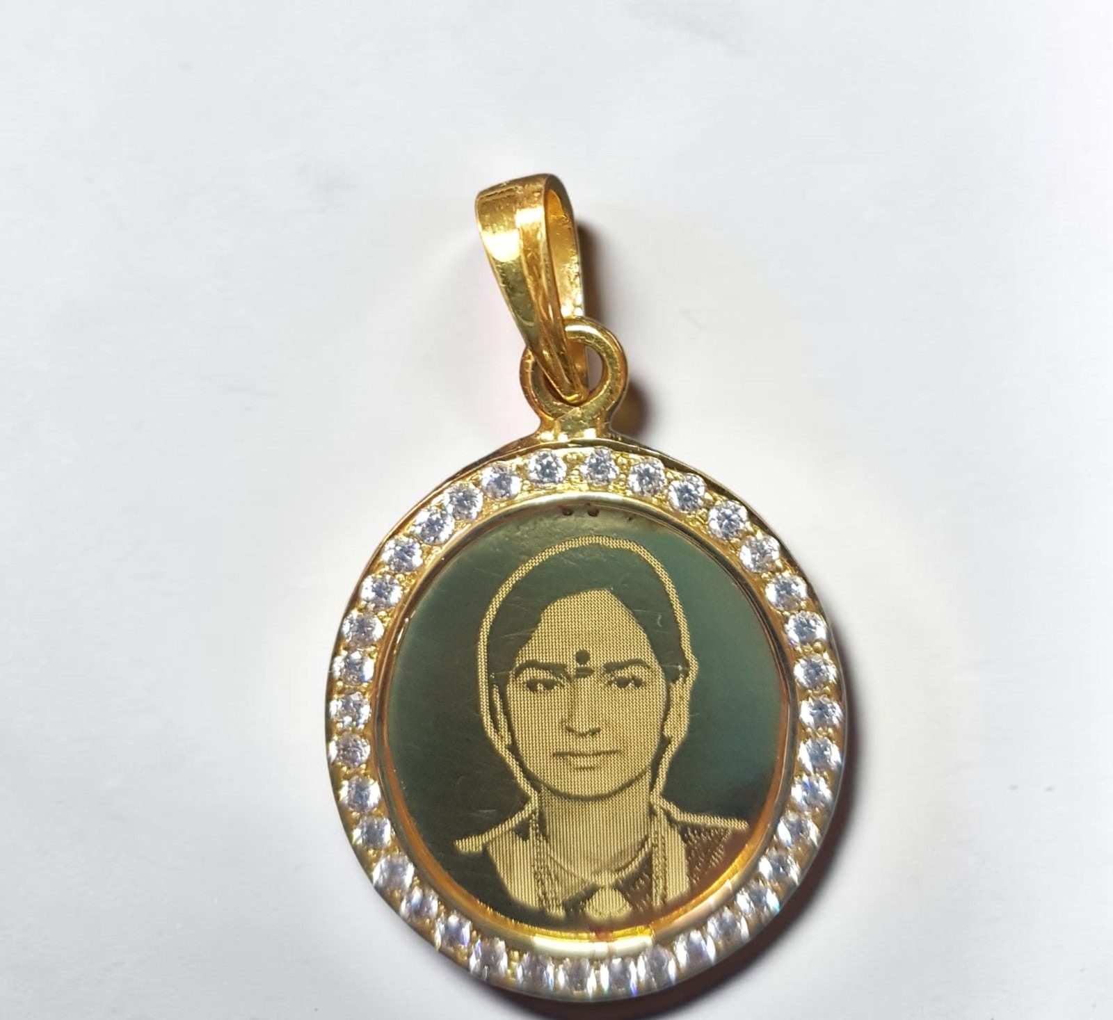 Photo Engraved Gold Locket Pendant (5gr – 10gr)