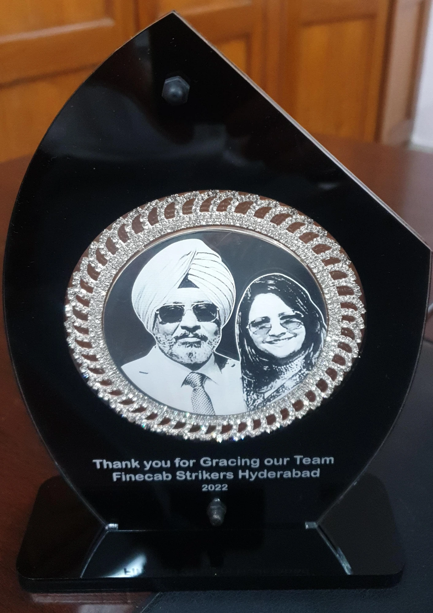 Photo Engraved Silver Coin with Acrylic Framework (100gr)