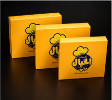 علب مطاعم ملونة