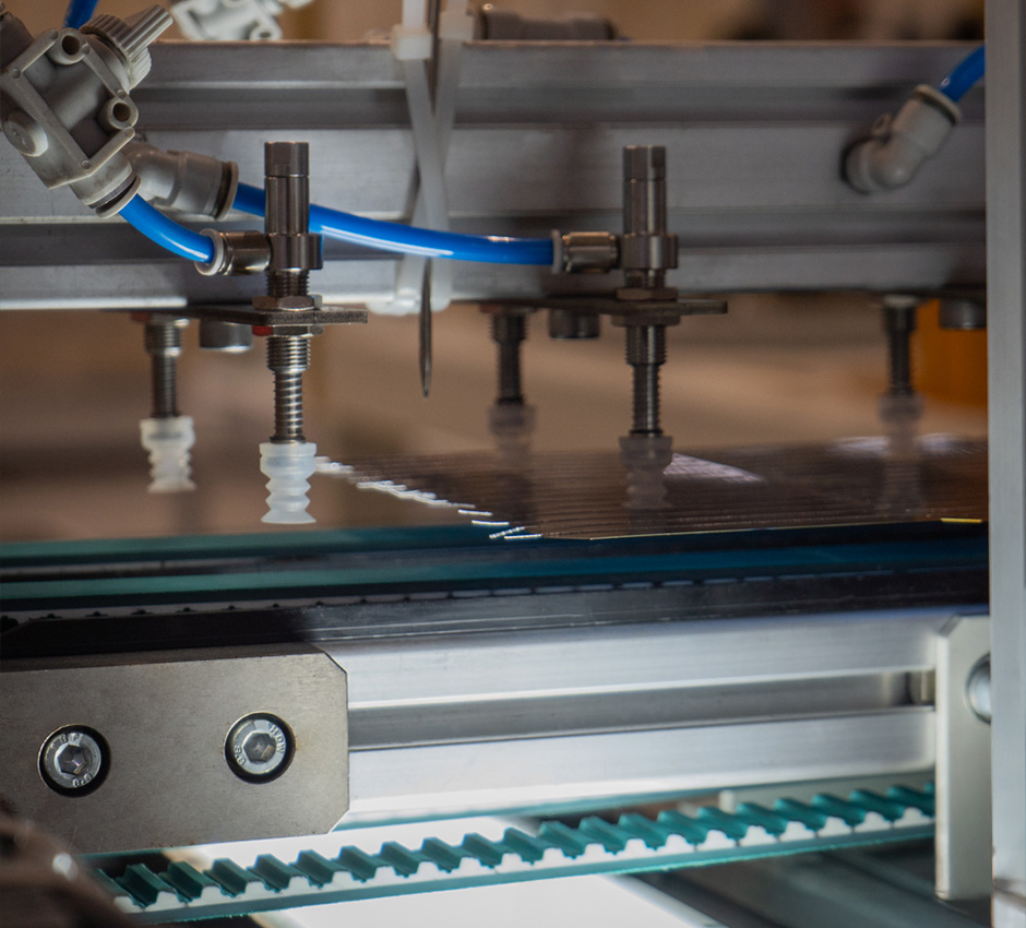 Robot di manipolazione delle stringhe